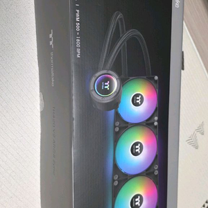 써멀테이크 TH420 V2 ARGB Sync 수냉쿨러 이미지