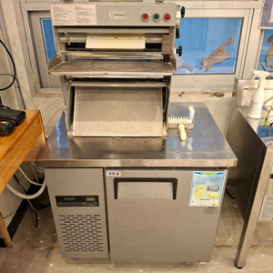 충북청주피자도우롤러기입니다