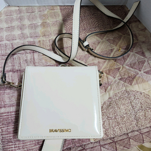 화이트 크로스백 브라비시모