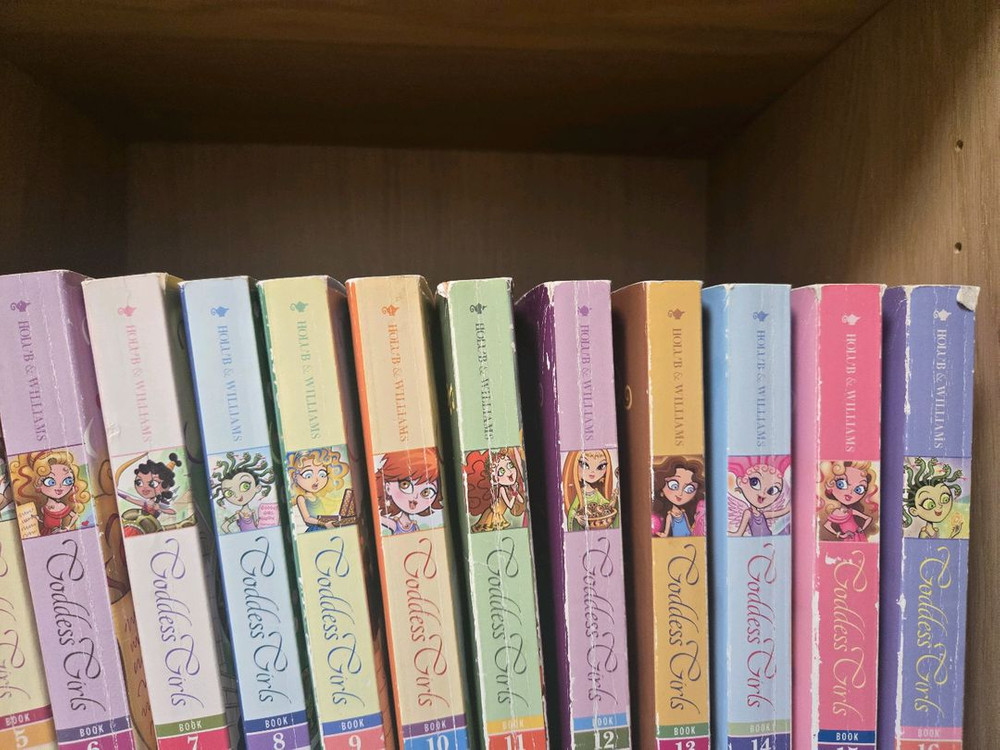 AR5점대 Goddess Girls 원서 1-25권+특별책 1권 세트 (와일드로봇 덤)--1