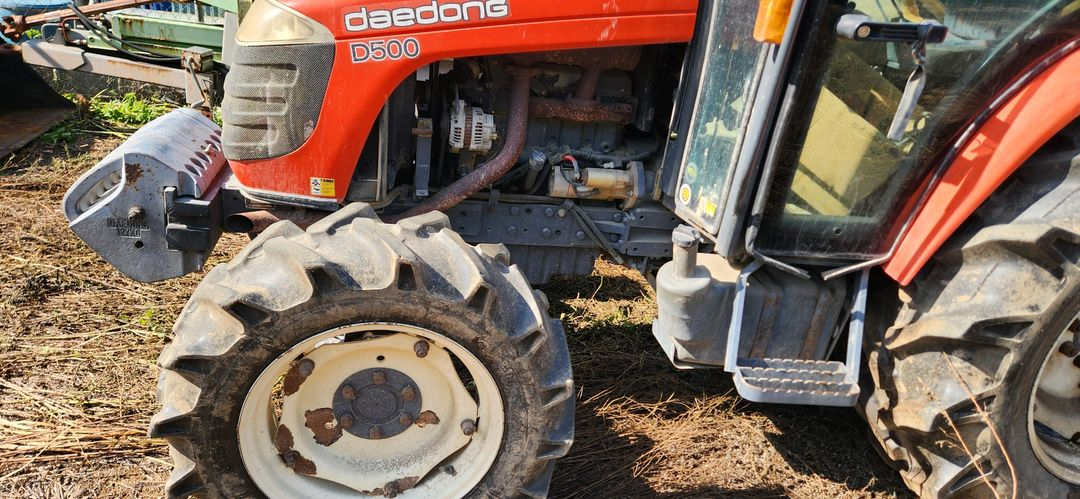 대동 D500 트랙터 트랙트 본기만 배선부분적으로탔음 수리용으로--1