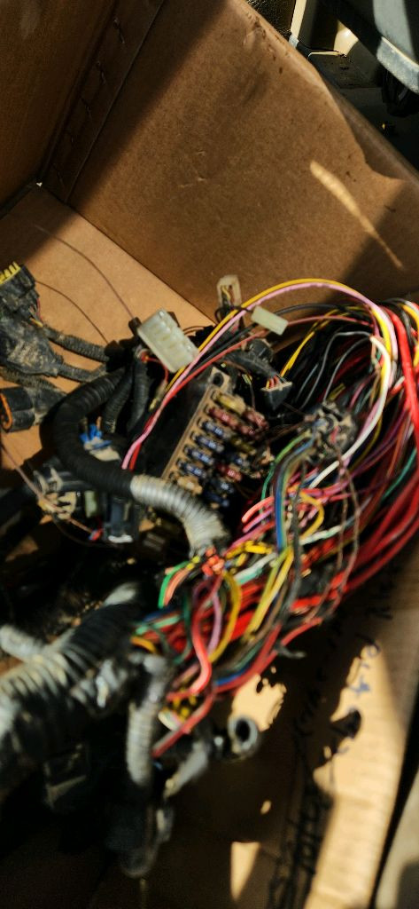 대동 D500 트랙터 트랙트 본기만 배선부분적으로탔음 수리용으로--4