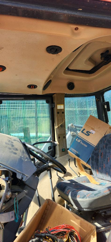 대동 D500 트랙터 트랙트 본기만 배선부분적으로탔음 수리용으로--9