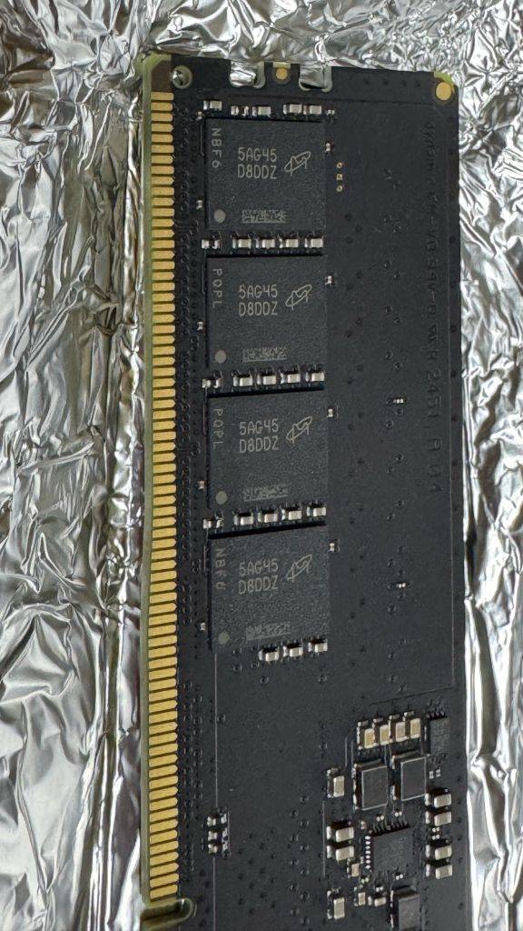 마이크론 DDR5 16GB 메모리 이미지