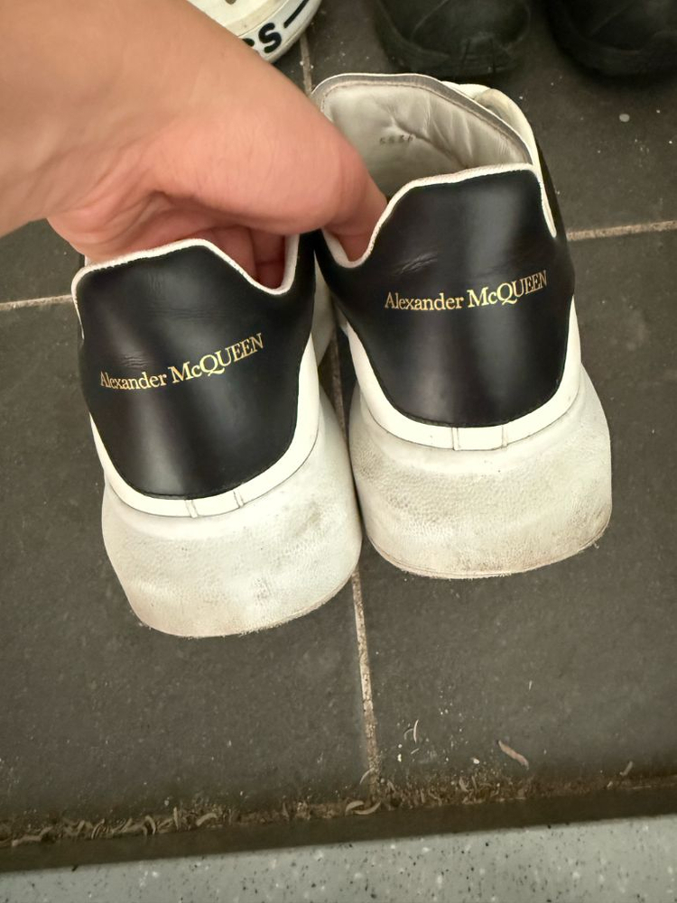 알렉산더 맥퀸 오버솔 스니커즈 40.5--2