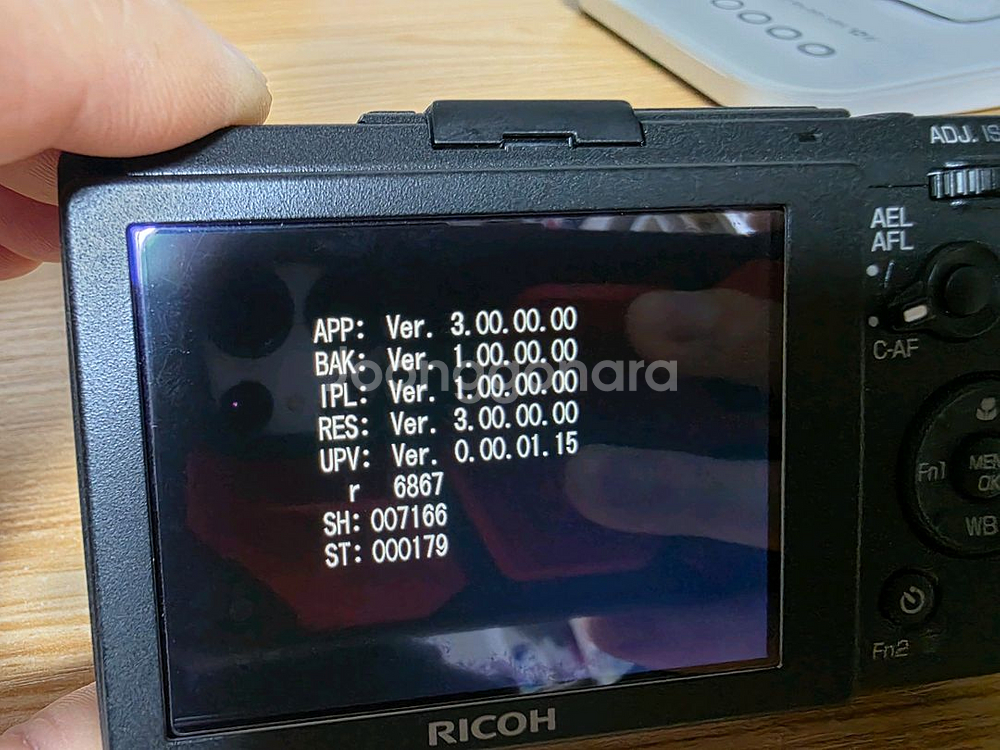 [민트급] 리코 GR2 / 컷수 7,166 / 풀박+구성품 일체 + 스트로보 포함 / 로우프로 파우치--5