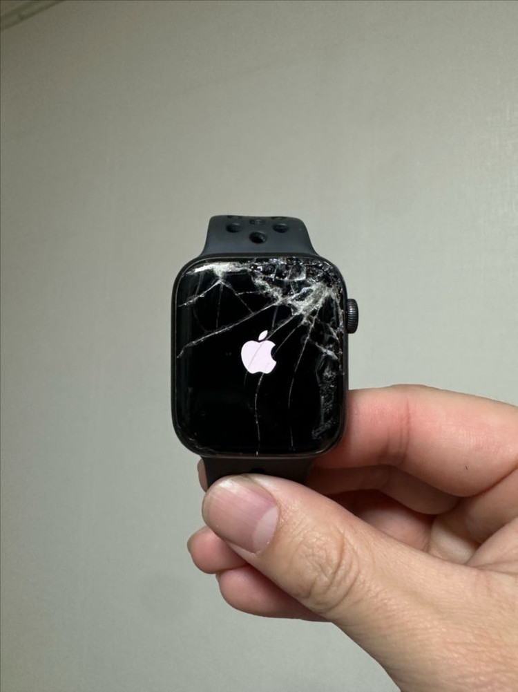 애플워치 se 나이키 44mm 나이키에디션 액정 파손--2