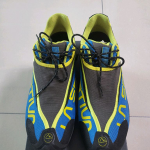 라스포르티바 트레킹화 285사이즈 판매합니다