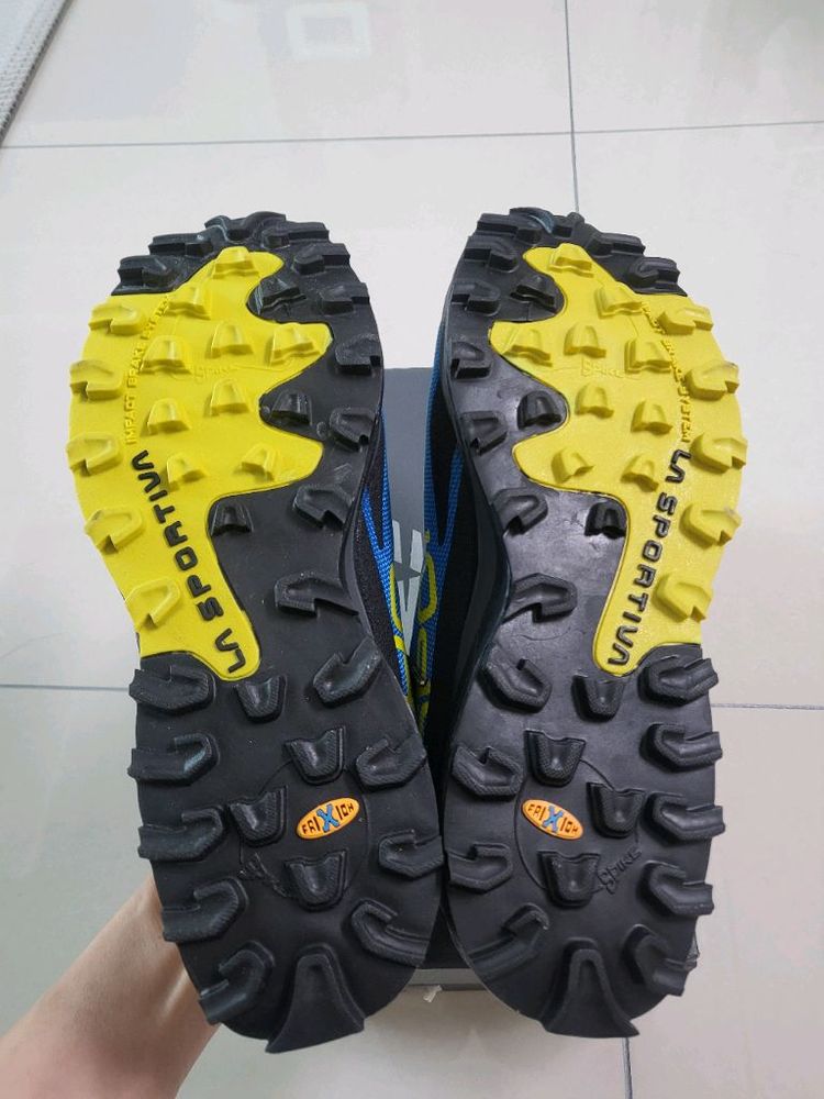 라스포르티바 트레킹화 285사이즈 판매합니다--1