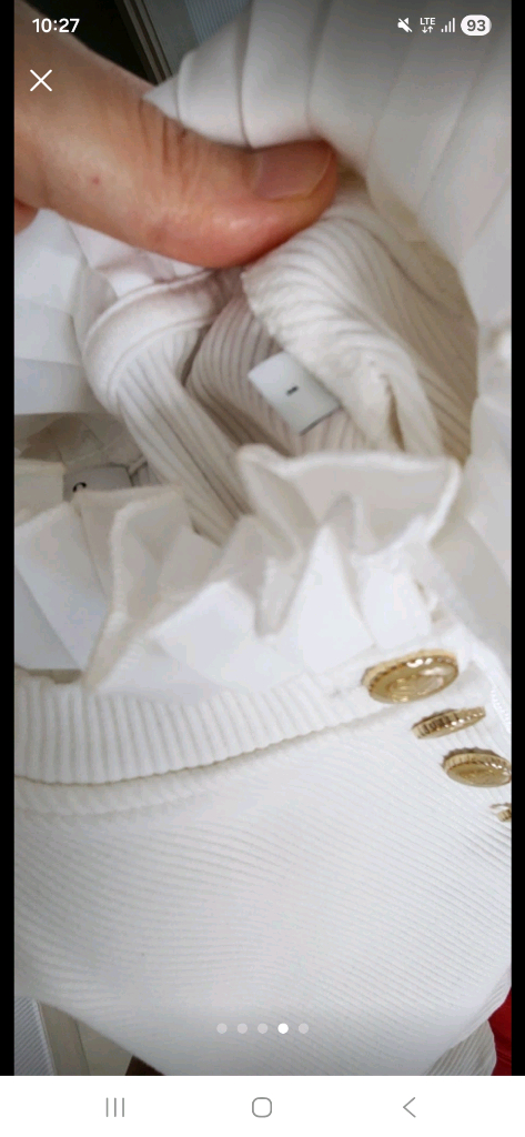 산드로 프릴넥 니트--1