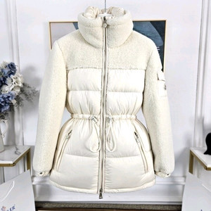 몽클 에스코우트 구스다운