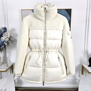 몽클 에스코우트 구스다운