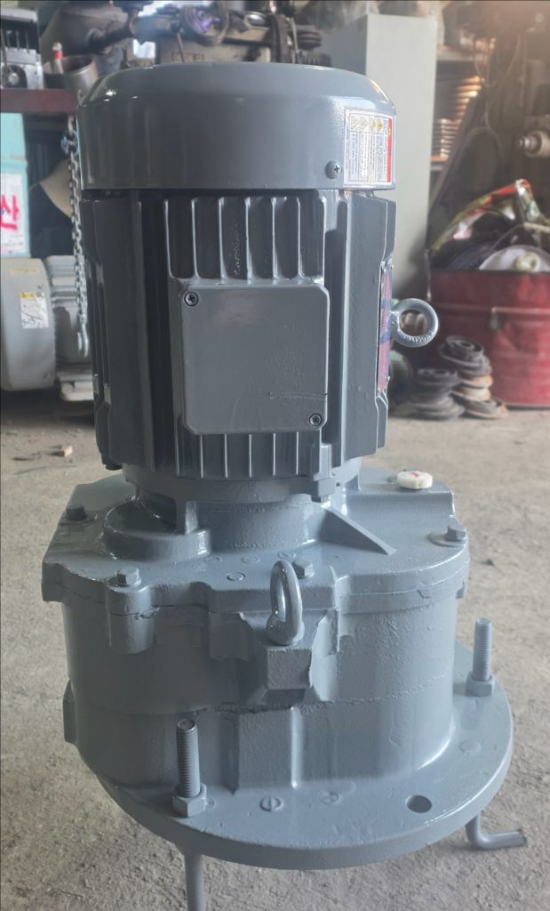버티컬 타입, 중고 최고품질 기어드감속기모터, 205형, 5HP, 1/60, 삼양감속기 제품 판매 이미지