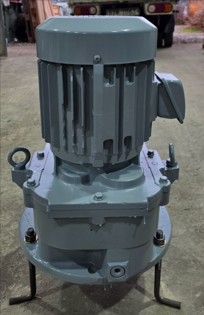 버티컬 타입, 중고 최고품질 기어드감속기모터, 205형, 5HP, 1/60, 삼양감속기 제품 판매 이미지