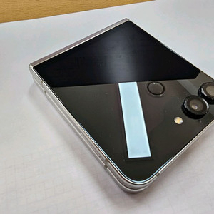 갤럭시 Z플립 5 256g 액정,배터리,베젤 교환 후 미사용