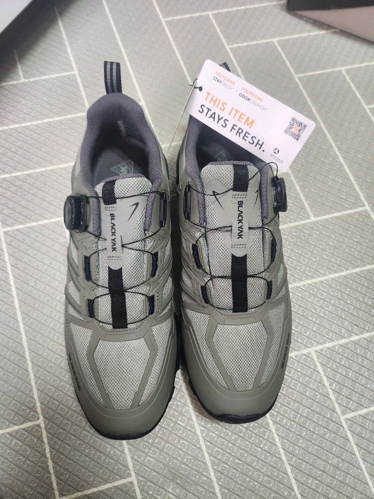 블랙야크 트레킹화 새거팝니다.--1