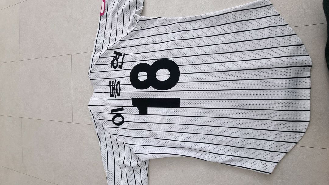 lg트윈스 데상트 유니폼(95) 이동현 마킹 팝니다--1