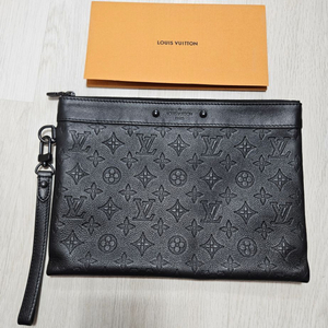 루이비통 투고 포쉐트 클러치