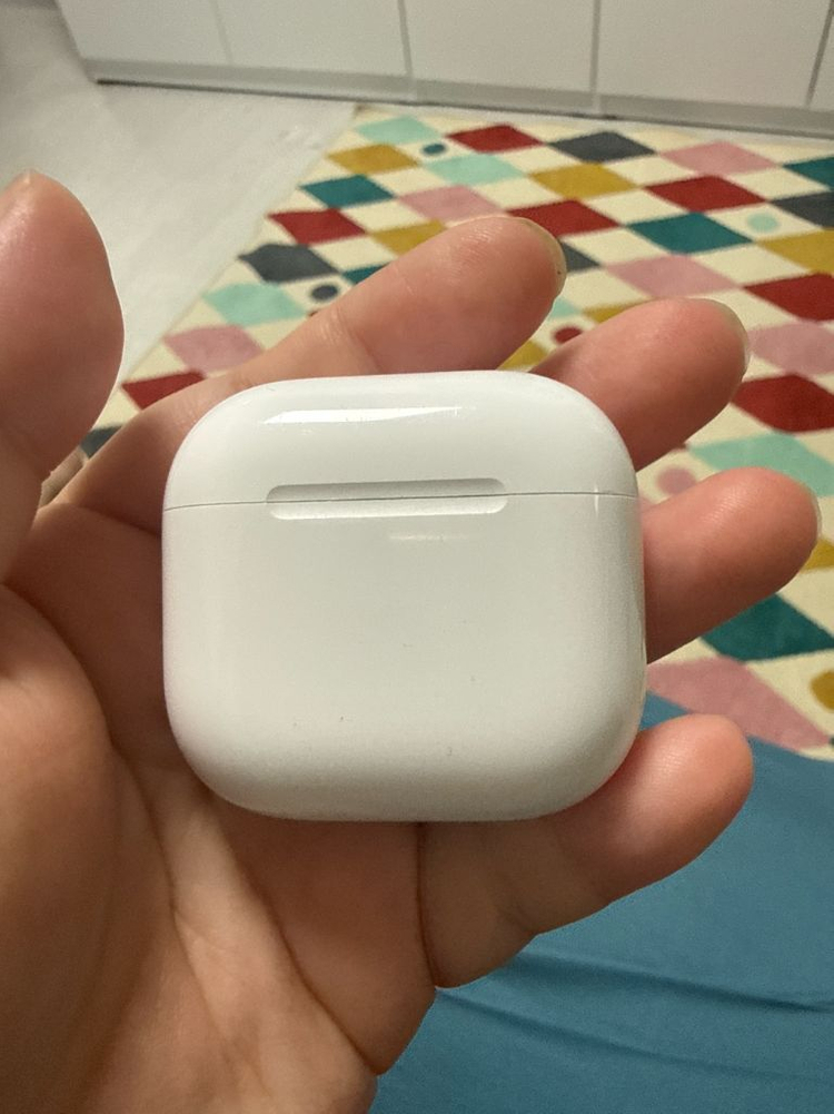 애플 에어팟4세대 노이즈캔슬링 노캔버전 이미지