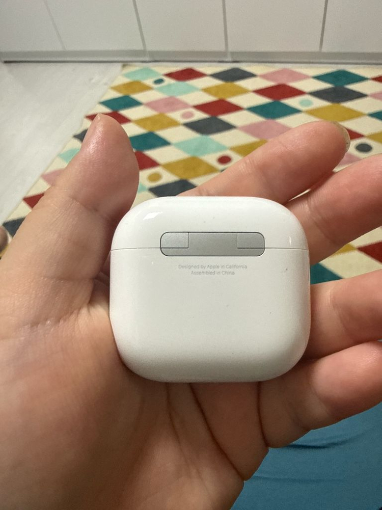 애플 에어팟4세대 노이즈캔슬링 노캔버전 이미지