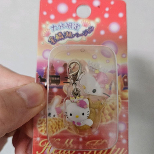 산리오 정품 고전키티인어 피규어 참 판매합니다