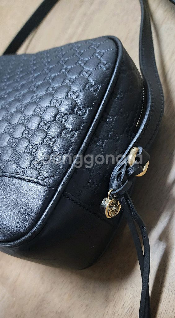 구찌 마이크로시마 레더 디스코 크로스백--2