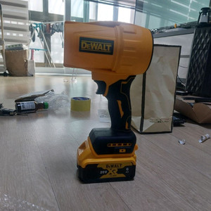 엄청난 파워 디월트 호환 송풍기 배터리1개 포함 이미지