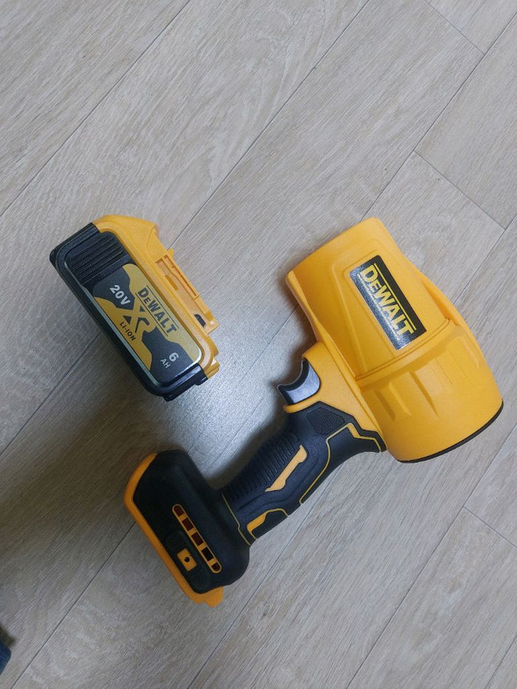 엄청난 파워 디월트 호환 송풍기 배터리1개 포함 이미지