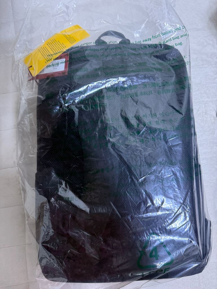 Samsonite RED 샘소나이트 가방 백팩 블랙 색상 새제품 팝니다 이미지