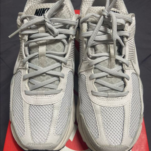 나이키 줌 보메로5 sp 바스트그레이 270