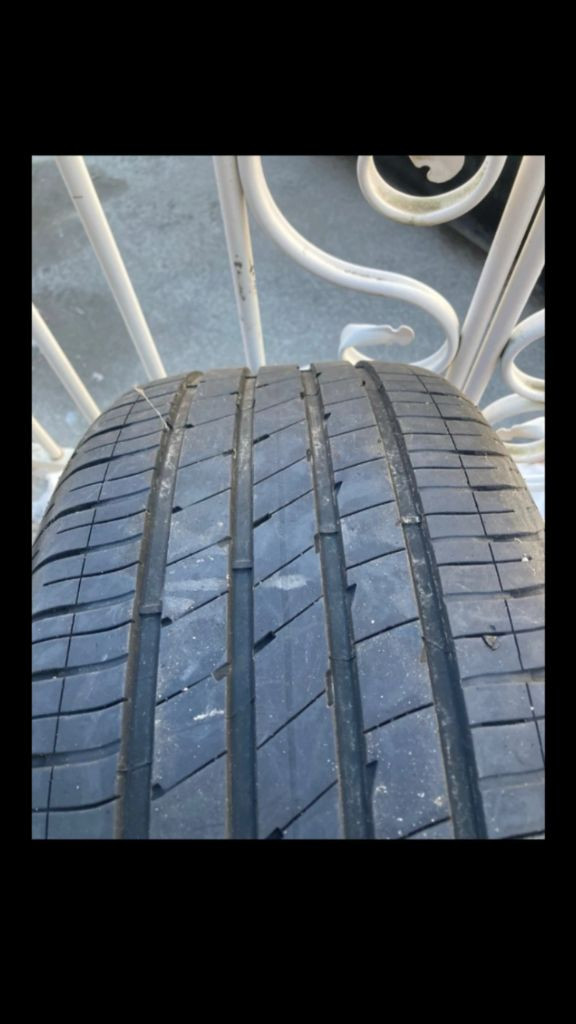 굿이어 어시매트릭5 255 40 20 1본--1