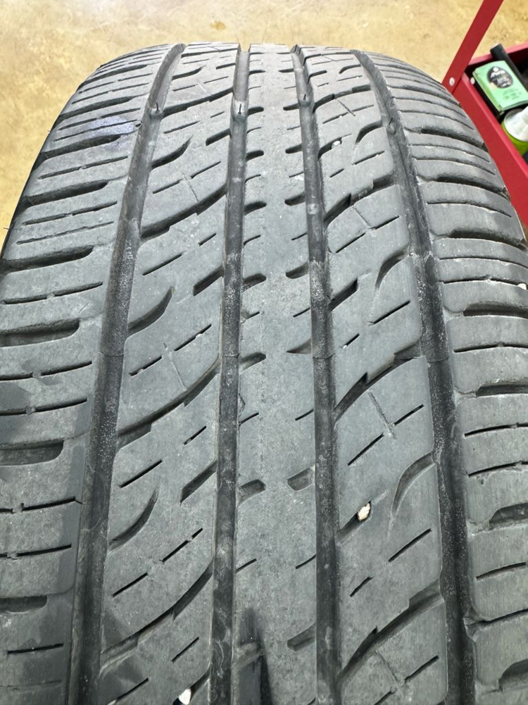 올뉴카니발 18인치 순정휠타이어 팝니다 이미지