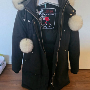 무스너클 스틸링 패딩 여m 캐나다 정품