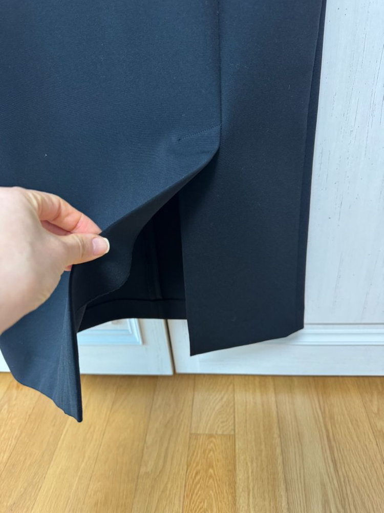 DKNY 백 밴딩 스커트 블랙 55사이즈--1