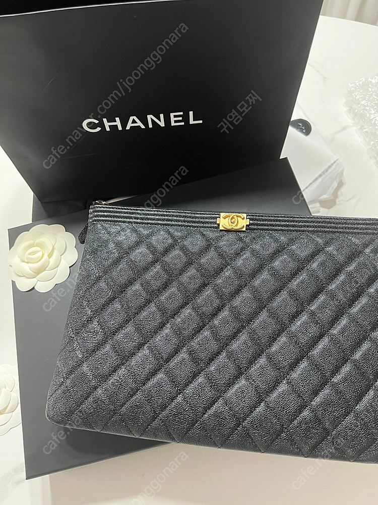 샤넬 보이 클러치 금장 뉴미듐 26번대--1