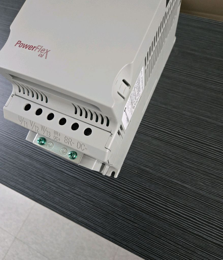 인버터 7.5kw/10hp 22F-D018N104 이미지