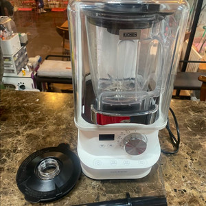 키첸 진공블렌더 kcbl100 팝니다.