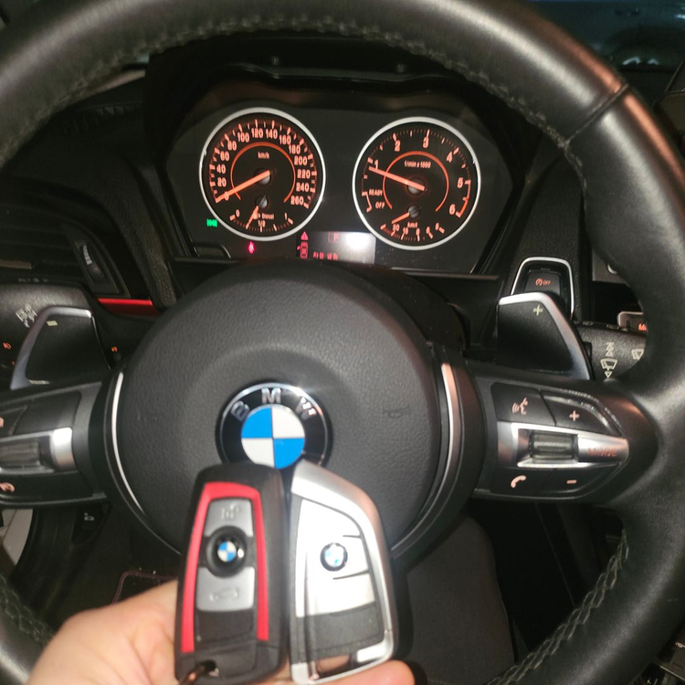 BMW 118d 17년식 차키 분실 후 추가 복사 제작, 인천 연수구 출장으로 빠르게 해결 이미지