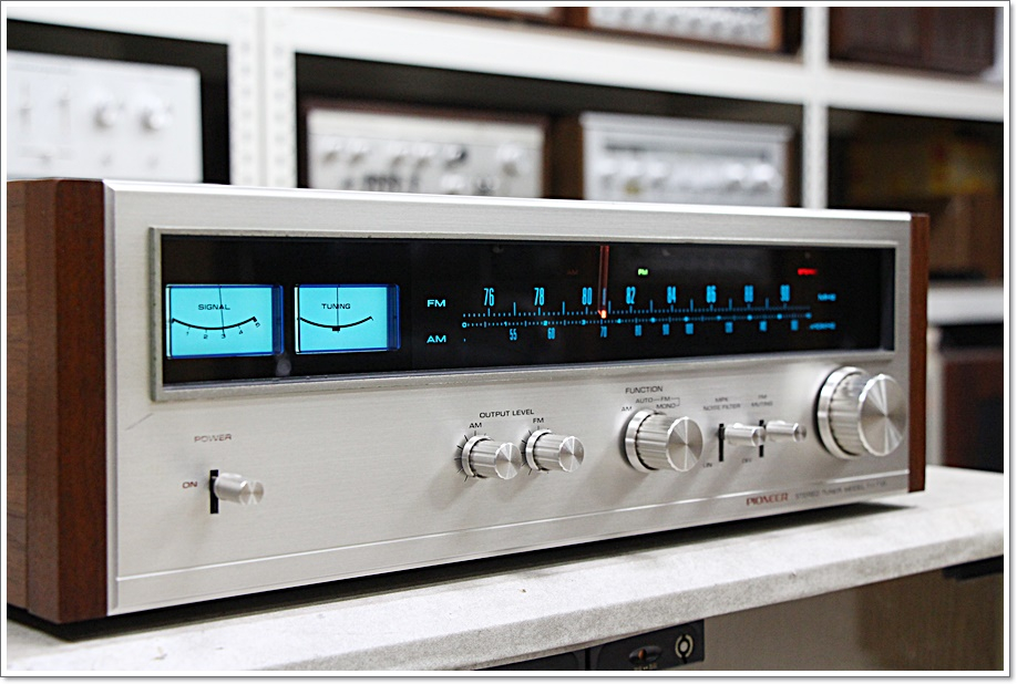 파이오니아(일본) A급 블루턴형 아날로그 튜너 TX-710(우드형) 이미지