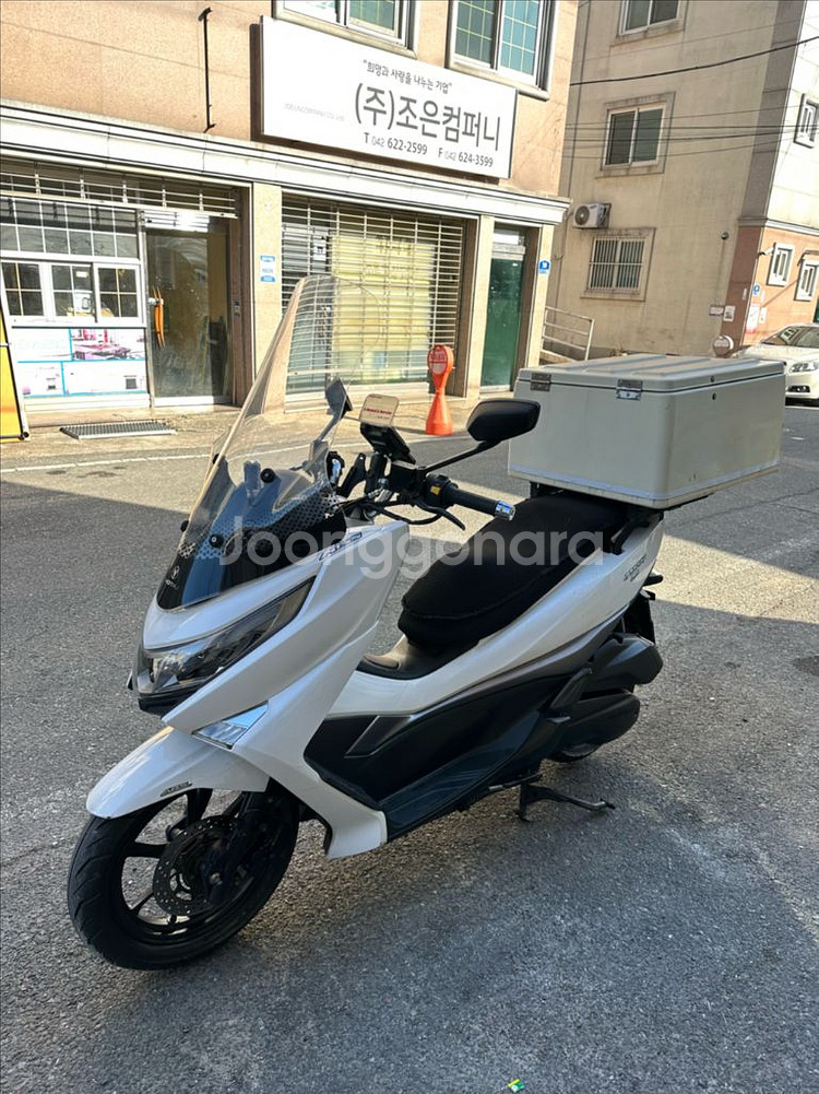 23년식 uhr125 ABS모델 오토바이 팝매합니다--2