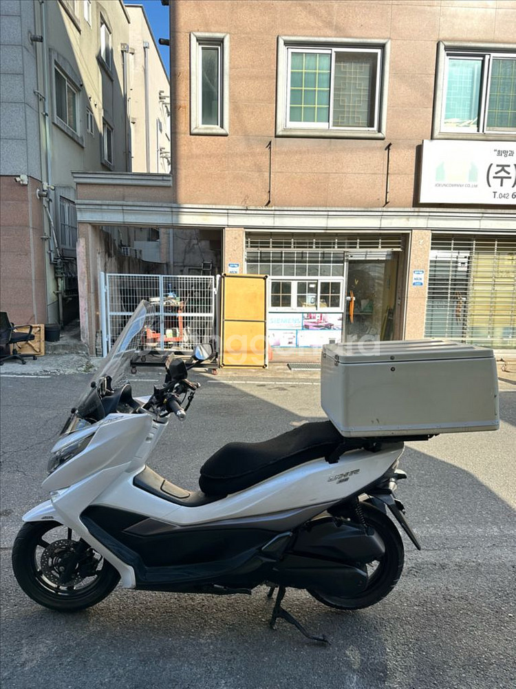 23년식 uhr125 ABS모델 오토바이 팝매합니다--4