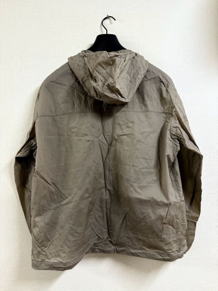 무탠다드 시티 레저 라이트웨이트 패커블 윈드브레이커 L 리프 베이지--1