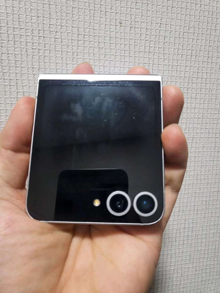 갤럭시 플립6 256g 팝니다 - 안심되는 중고거래