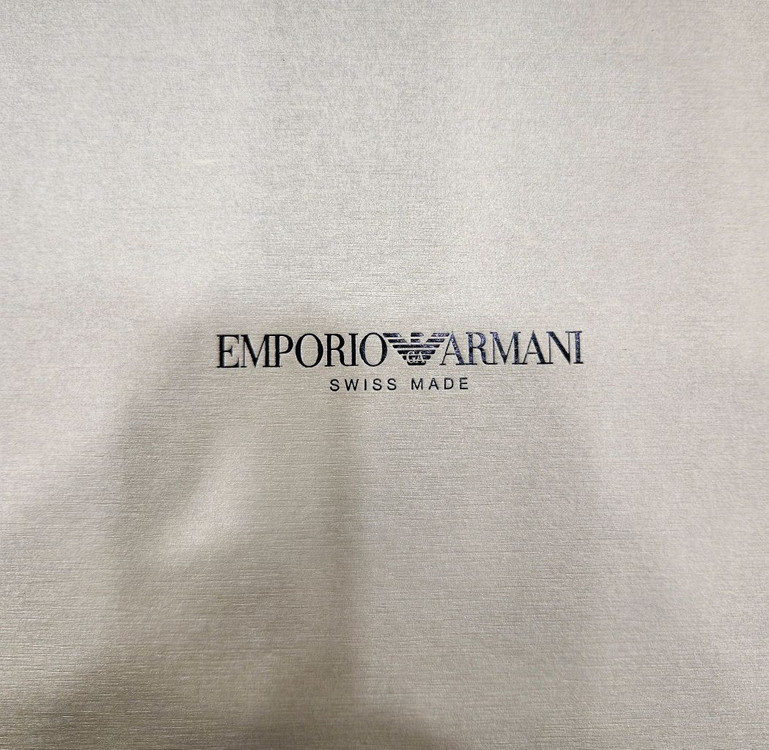 엠포리오 아르마니 스위스 메이드 오토매틱 시계입니다 이미지