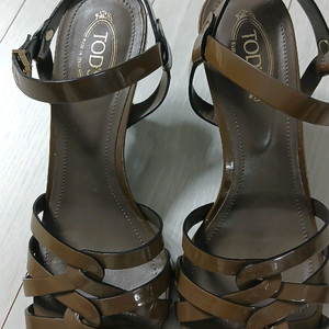 토즈 브라운 레더 샌들힐(225)새상품급