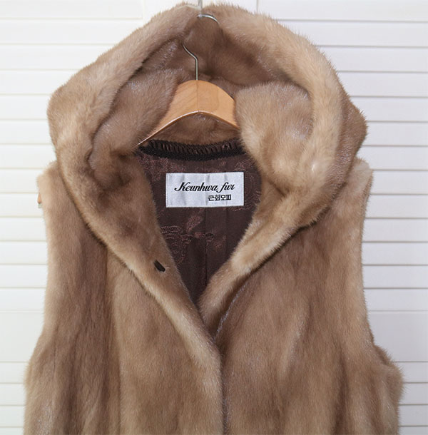 근화모피 밍크 후드 베스트 밍크코트--2