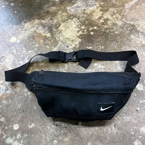 나이키 힙색 웨이스트백 가방 크로스백