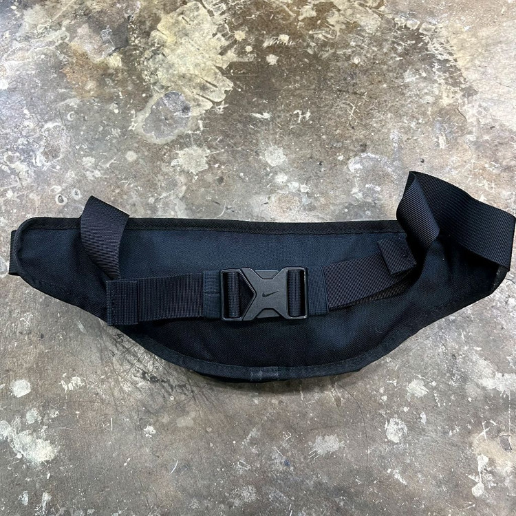 나이키 힙색 웨이스트백 가방 크로스백 이미지