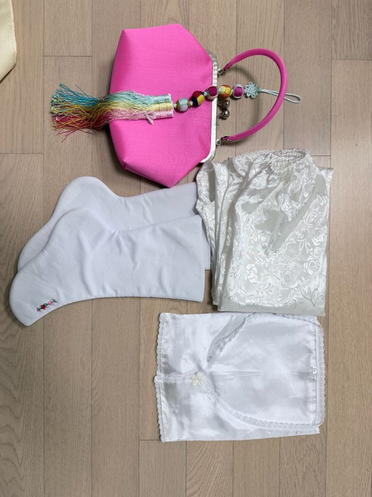 남여 한복세트 (속치마,꽃신,기타 포함) 이미지