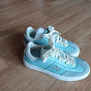 바바라 운동화 230사이즈 새제품